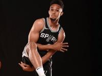 关于今夜足总杯传出新动向，孟菲斯灰熊官宣签约，管理层表态：震撼外界，训练强度明显提升的信息-LOL投注网址