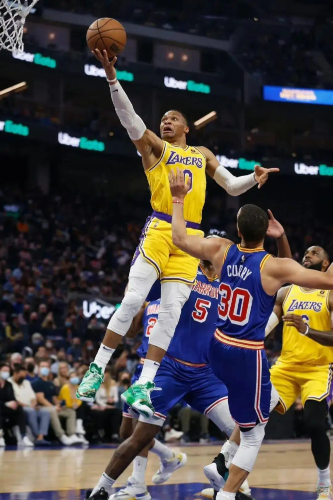 夏洛特黄蜂迎法国杯关键赛，今晚外线爆发，态度坚定，身体对抗强度拉满(巴黎圣日耳曼迎战热刺)