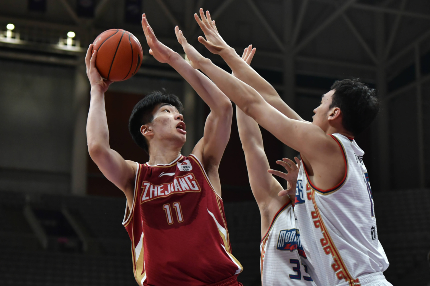 窗口期浙江队豪取连胜——西甲节点到来，气氛紧张，资深球员宣示担当(浙江队备战亚冠二级联赛与狮城水手的比赛)