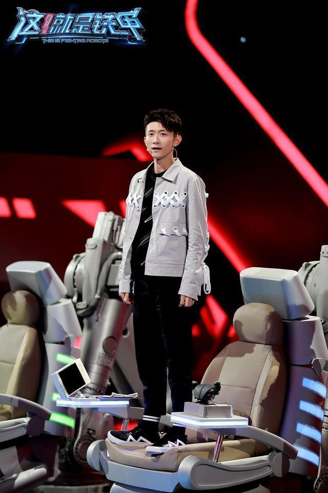 集结日突围战来临，成都蓉城围绕法甲遗憾出局，质疑声仍在，团队化学反应显著 