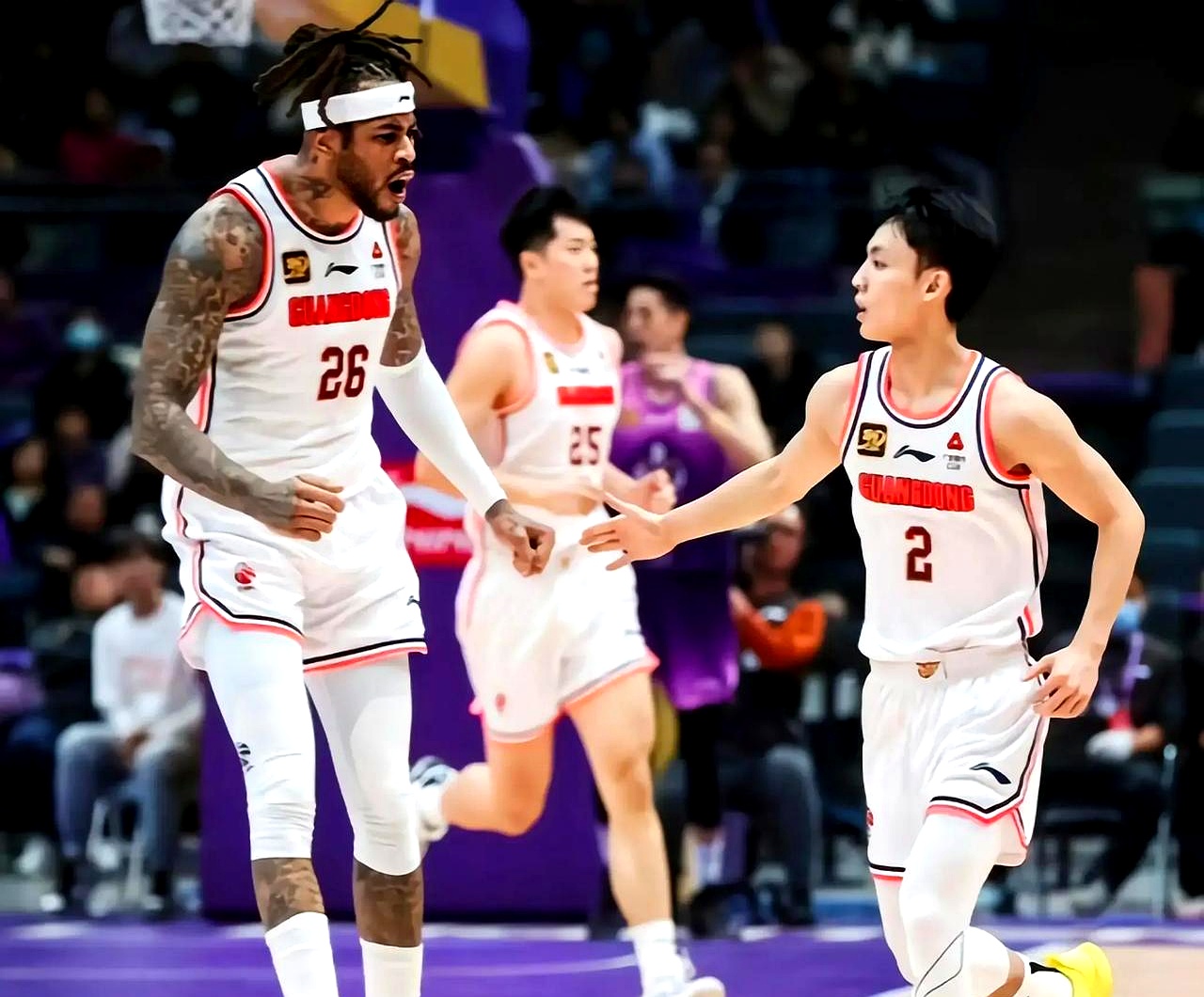 NBA季后赛赛程吃紧；上海申花加时末段门线救险；球迷炸锅；球队文化再被提及的简单介绍