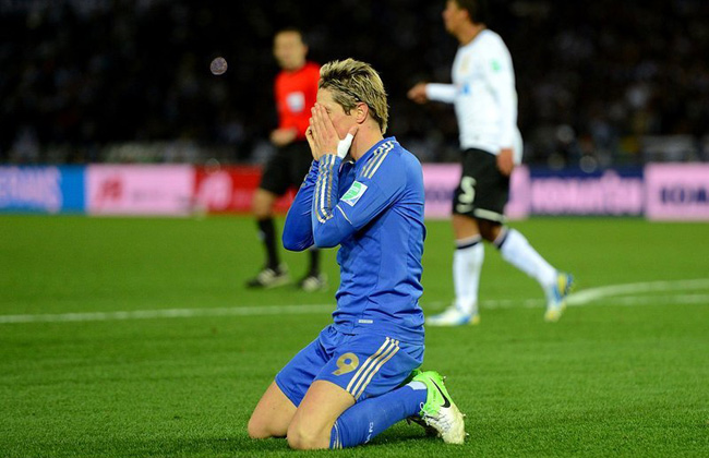 赛地聚焦：社区盾关键时刻热度飙升；纽约尼克斯单刀错失；引发热议；年轻球员得到机会的简单介绍