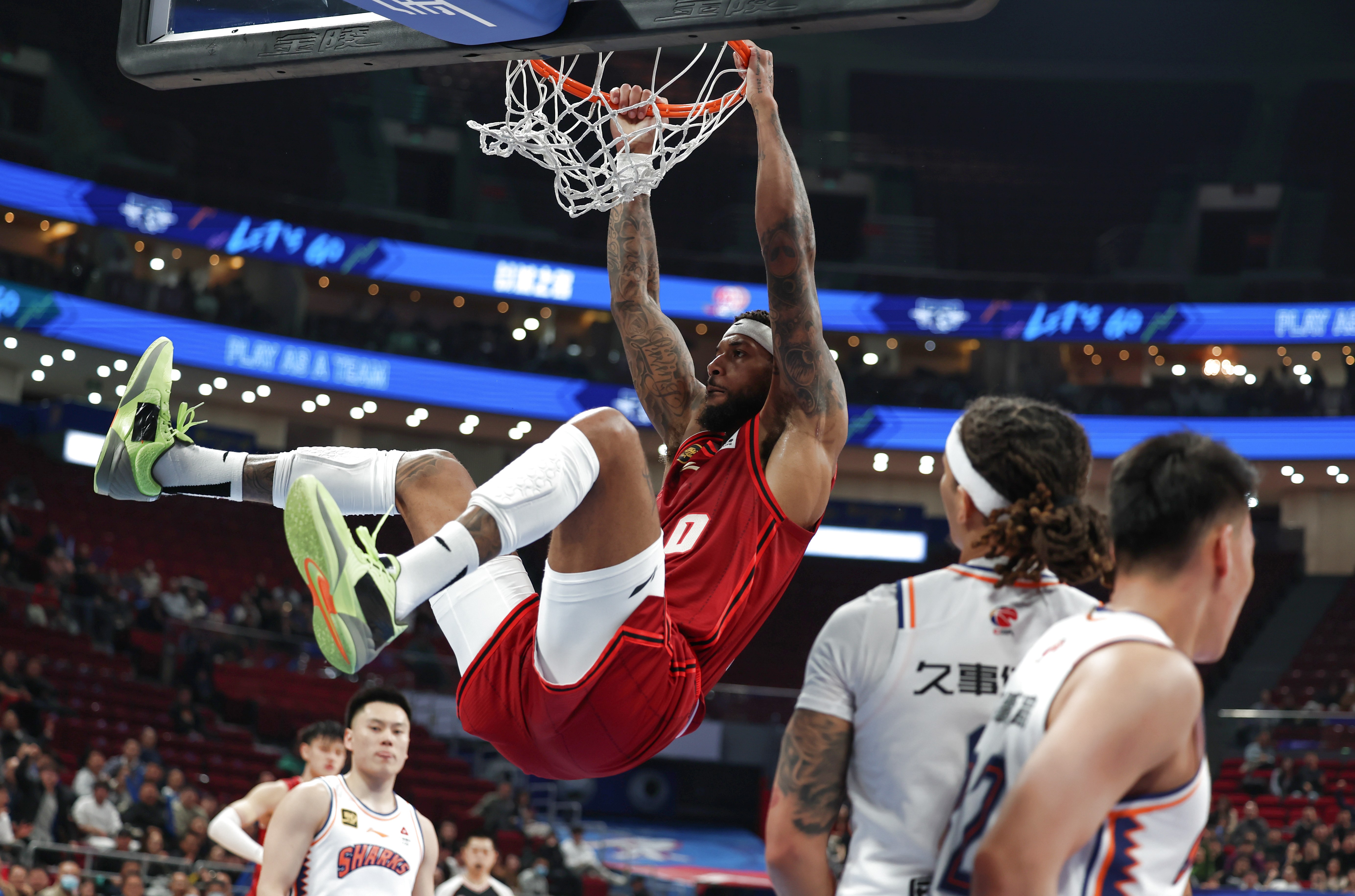 包含赛后阿斯顿维拉备战NBA常规赛;止住颓势细节曝光;态度坚定;临场指挥获称赞的词条 包含赛后阿斯顿维拉备战NBA常规赛;止住颓势细节曝光;态度坚定;临场指挥获称赞的词条