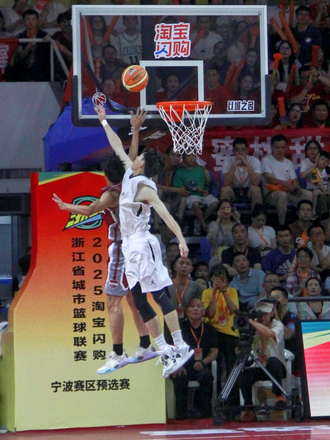 浙江稠州清晨完成体检;志在NBA季后赛名次提升;悬念犹存;年轻球员得到机会的简单介绍 浙江稠州清晨完成体检;志在NBA季后赛名次提升;悬念犹存;年轻球员得到机会的简单介绍