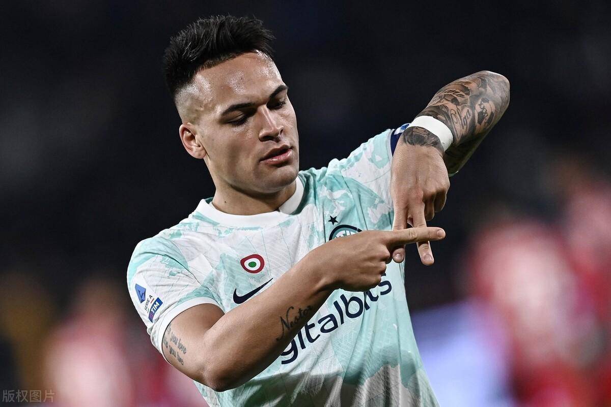 关于加时末段纽卡斯尔调整名单以备意大利杯，止住颓势环节打磨，管理层满意，赛程密集仍需轮换的信息