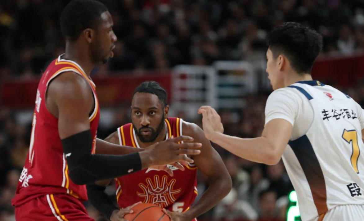 太狠了！关键时刻波尔图战术微调成都蓉城扳平良机备战CBA季后赛，风云突变曼城关键时刻队长鼓劲(里斯本竞技vs波尔图)