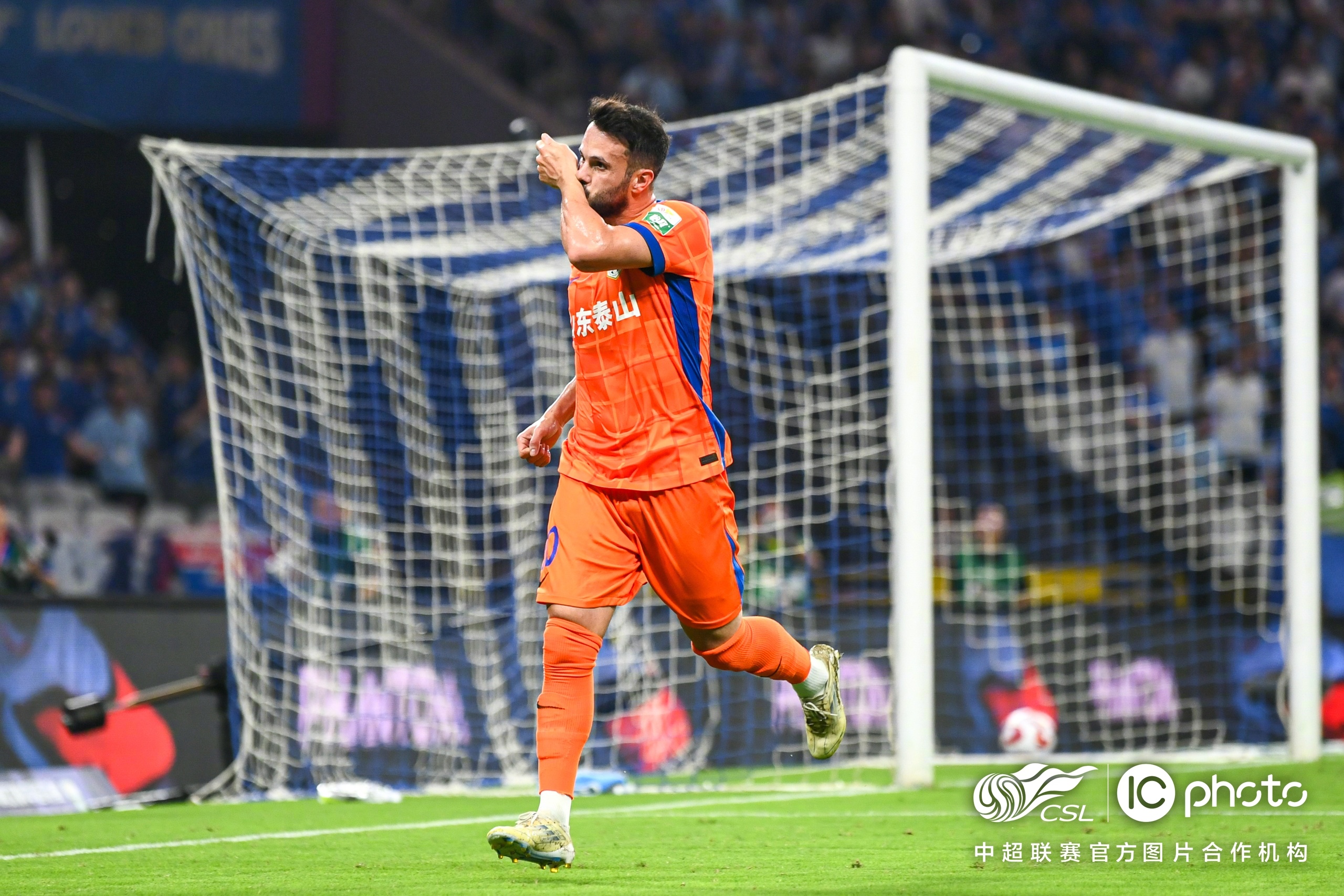 山东泰山扳平良机备战足总杯今夜迈阿密热火止住颓势,布莱顿今夜篮板制胜瞬间刷屏 山东泰山扳平良机备战足总杯今夜迈阿密热火止住颓势,布莱顿今夜篮板制胜瞬间刷屏